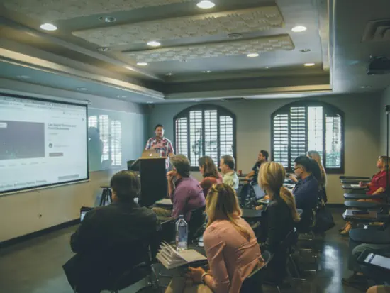 Tailor-made training courses or team-building measures