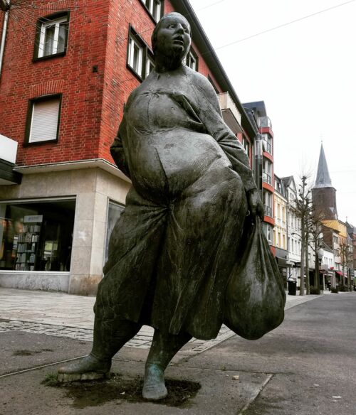 Frau mit Tasche